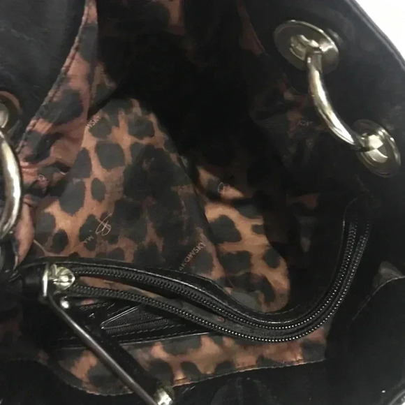 B. Makowsky Black leather hobo leather - Picture 6 of 8